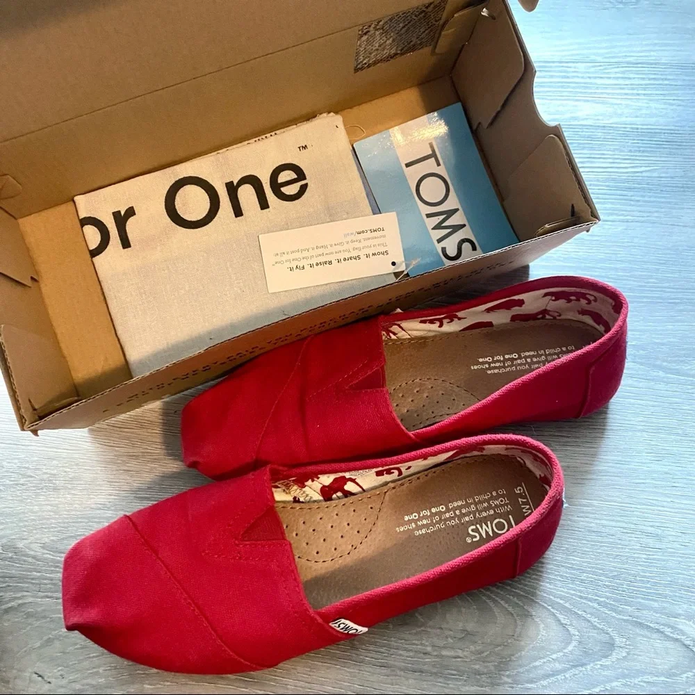 Red Classic TOMS
